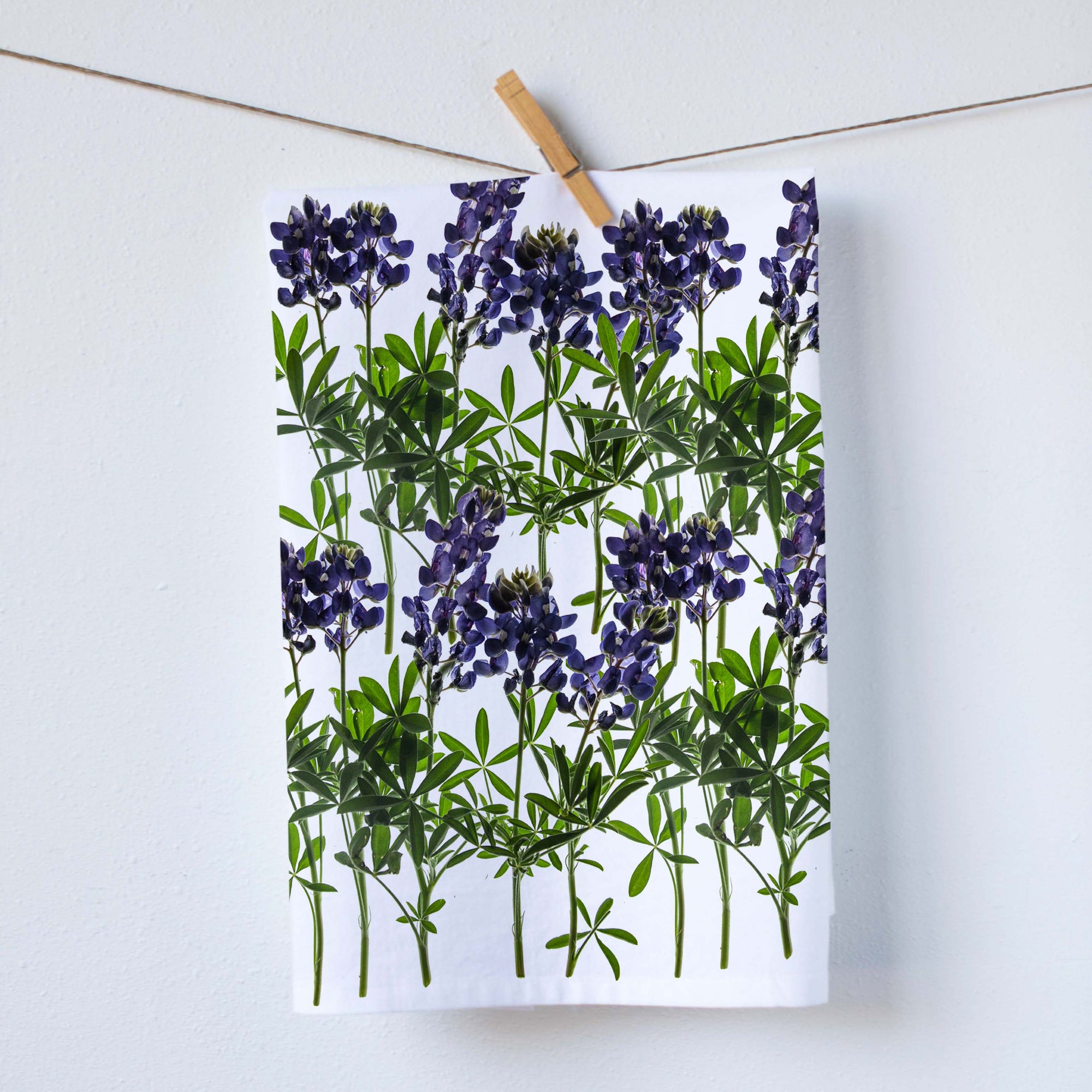 Beautiful Bluebonnet kitchen towel. Texas state flower. Great gift for someone who is or lives in Texas. Photography by Pauline Stevens. Hostess Gift. 19"x 28" (1192968847412)