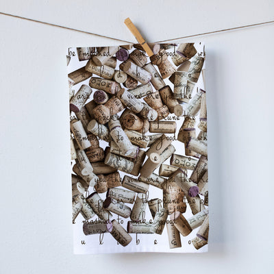 A BEAUTIFUL KITCHEN TOWELS DEDICATED TO THE HOST OR WINE CONOSEUR.  A COLLECTION OF VINTAGE CORKS WITH A BEAUTIFUL POEM ABOUT WINE MAKING WILL MAKE THIS KITCHEN TOWELS A WONDERFUL GIFT.
SIZE 19"X28"