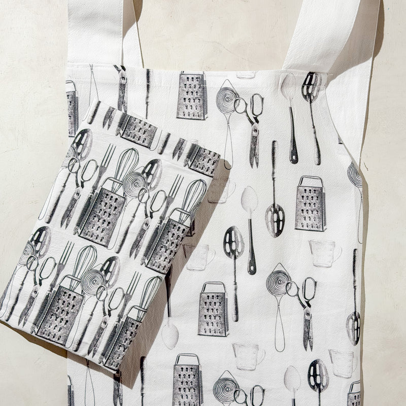 Kitchen Utelsils / Set of Apron and Kitchen Towel